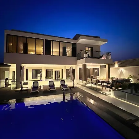 Al Qand Chalet For Families Only Half Moon Bay Exterior photo