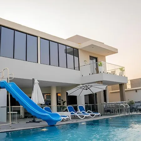 Al Qand Chalet For Families Only Half Moon Bay Exterior photo