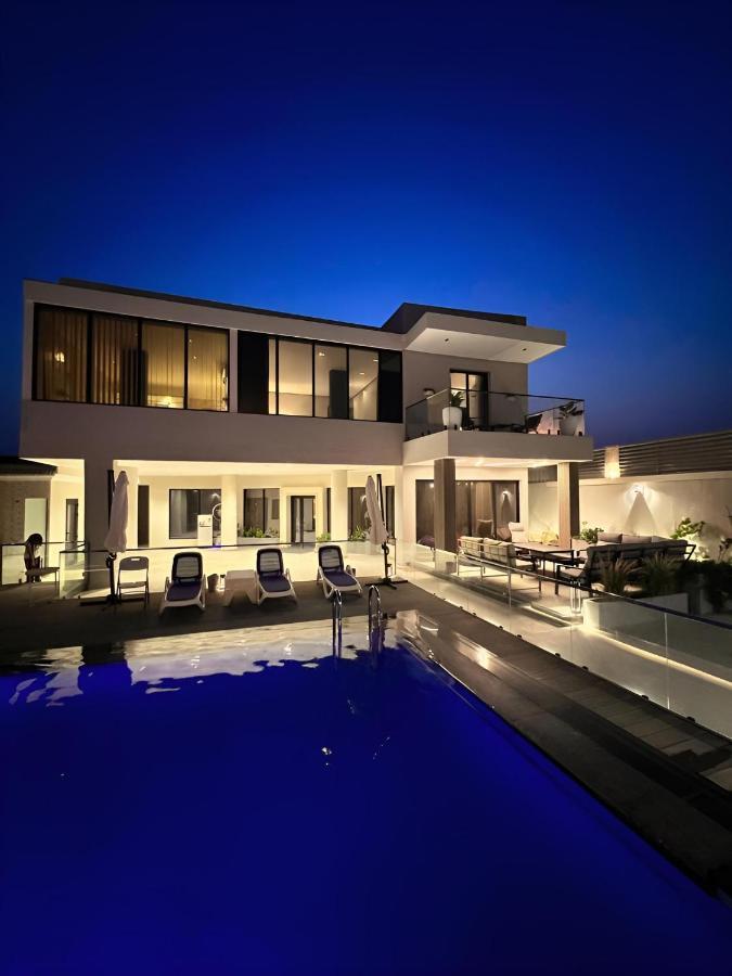 Al Qand For Families Only * Half Moon Bay