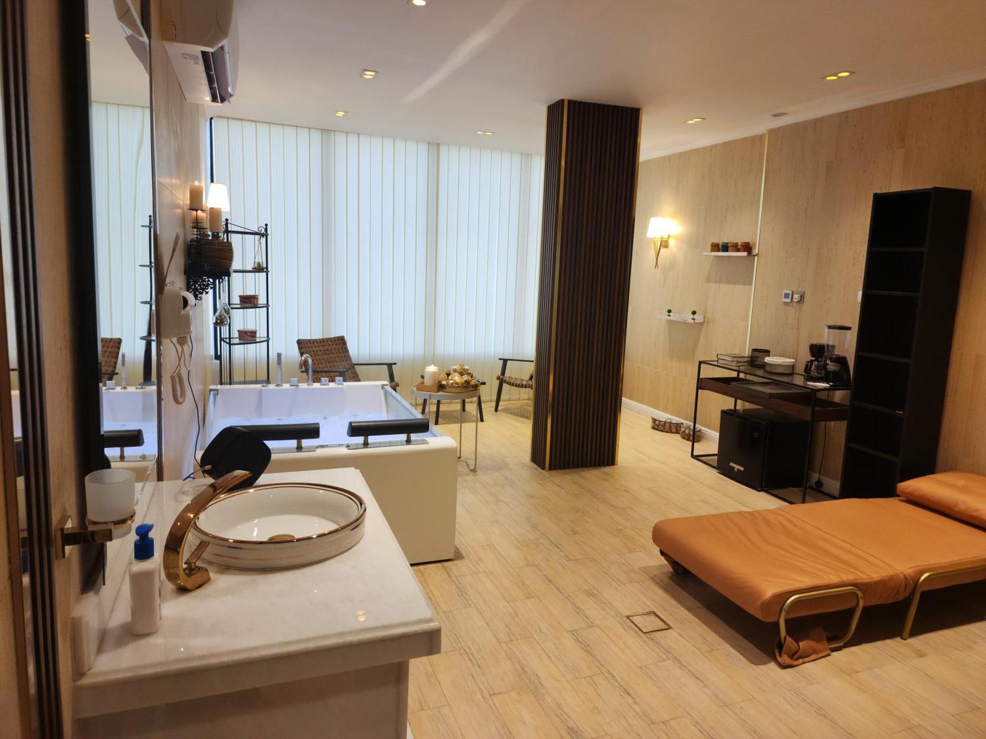 Al Qand For Families Only Vila